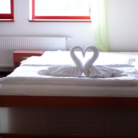 Hotel Galaxie Zlín Esterno foto