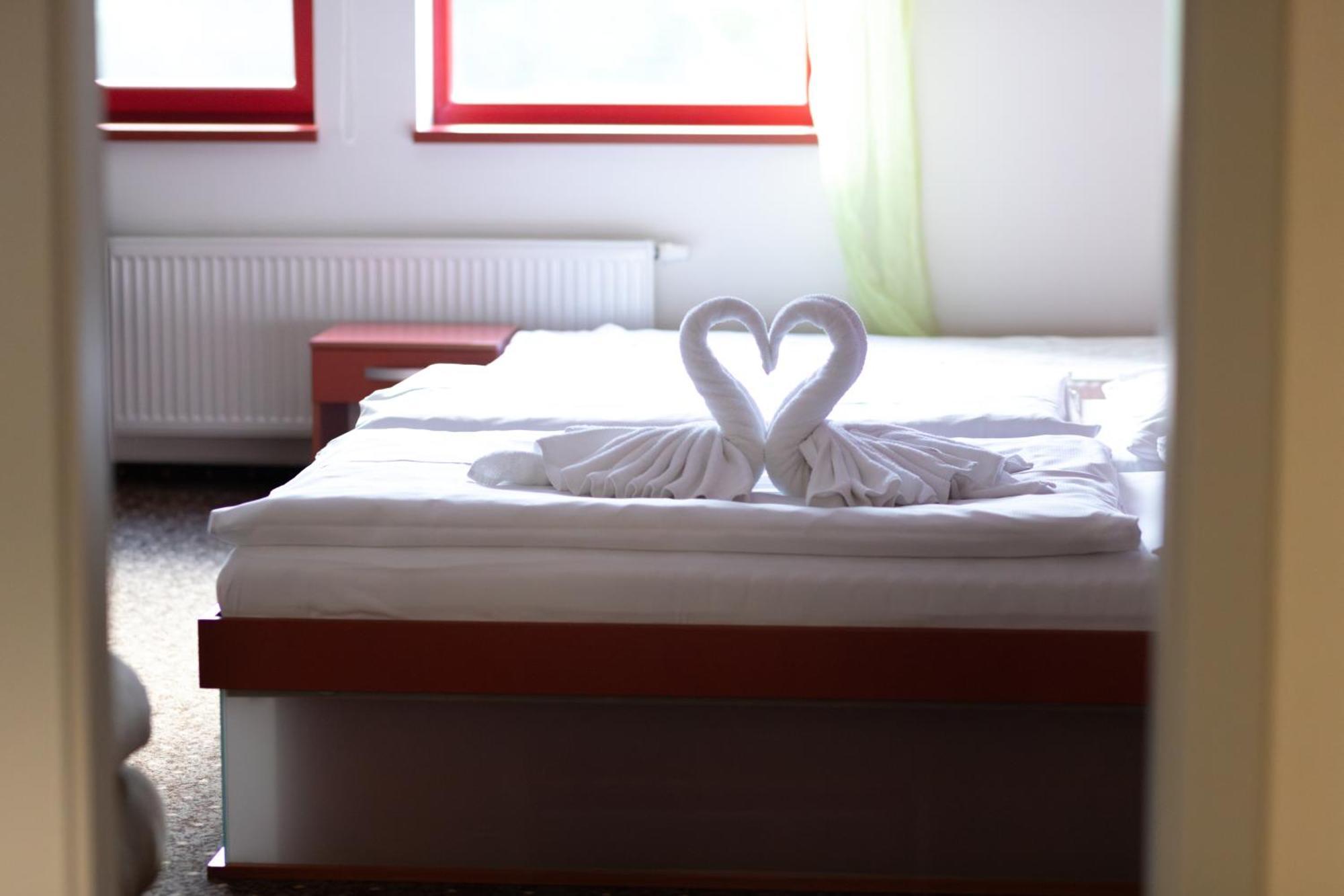 Hotel Galaxie Zlín Esterno foto